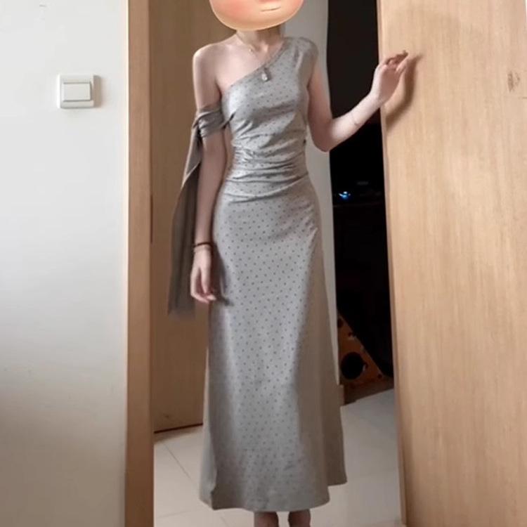 Gray off-the-shoulder dress, children's summer new spring wear, Spice Girl slanted shoulder hip-wrapped dress