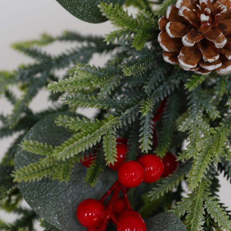 40Cm Faux Pe Wreath Christmas Decoration Simulation Red Berry Eucalyptus Leaves Flocked Spray White Door Hanging Ring