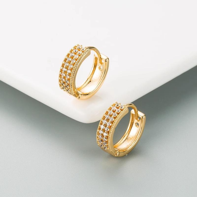Retro Simple Gold Small Earrings Copper Inlaid Zirconia Female Ear Buckle Type Temperament Simple Studs Long-Lasting Color Office Versatile Daily Wear