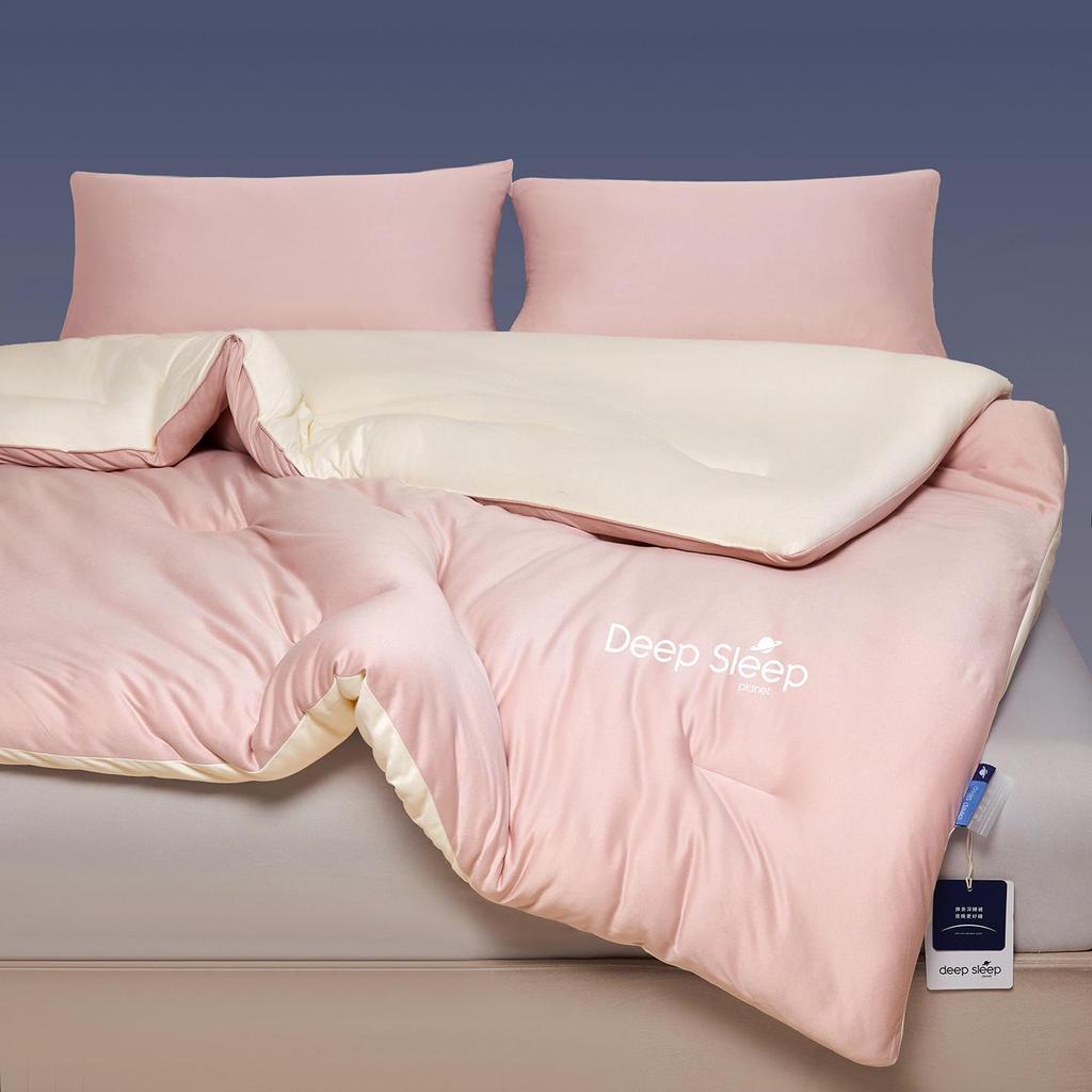 Deluxe Multi-Style Hotel Quilt: Machine-Washable, Double-Layer, Perfect for Spring & Autumn, Four Seasons Sleep Solution.