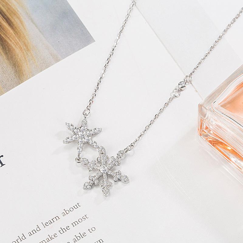 Ladies Fashion Crystal Snowflake Pendant Necklace Jewelry