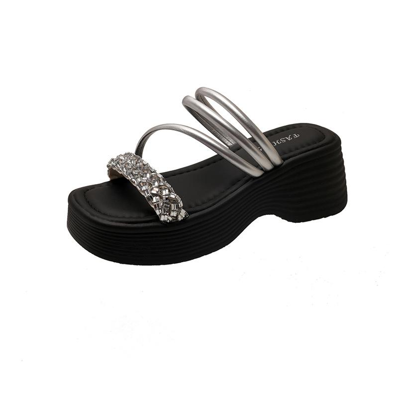 

Version muffin thick bottom two wear versatile sandals women wear summer new small height increase one-word drag 40