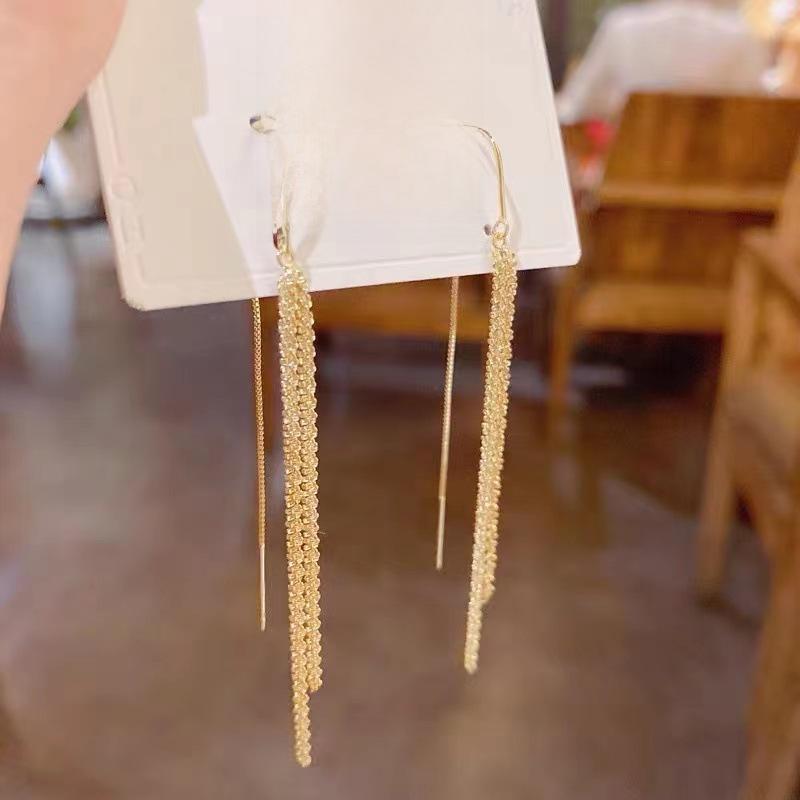 "Korean Long Tassel Earrings: 2022 Trendy, Versatile, Fashionable, Internet-Inspired, Elegant and Slim Design."