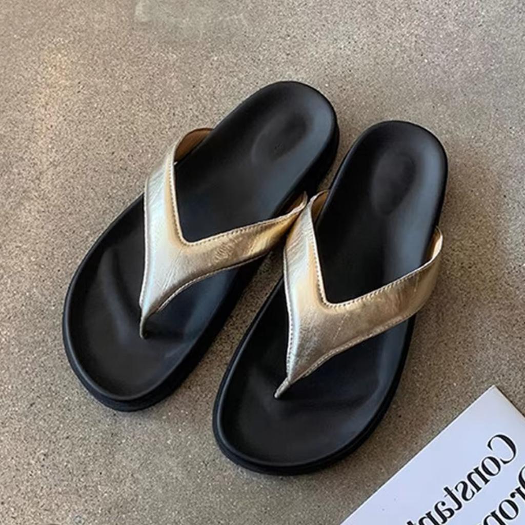 Ciabatte da donna di alta qualità con clip per dita dei piedi, scarpe casual con tacco basso e piatto 2027, infradito estive Zapatos De Mujer