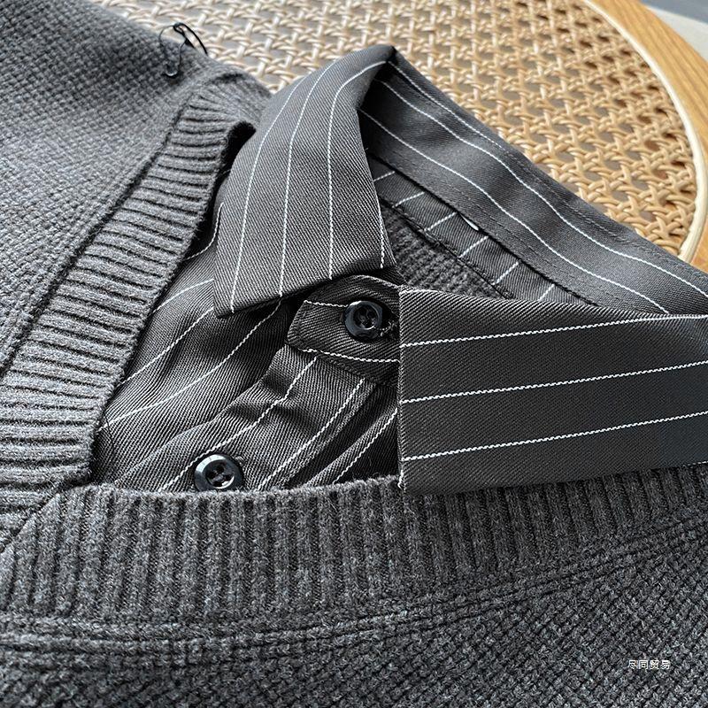 British-Style Knit Vest Shirt: Soft, Textured, Casual Two-in-One Sweater for Men - Perfect for Autumn and Winter.