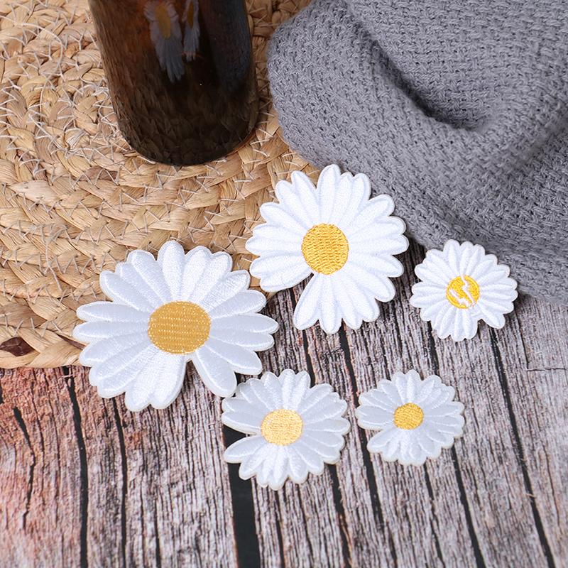 5Pc Sun Flower Daisy Sew On/Iron On Embroidered Patch Diy Craft Clothes Applique