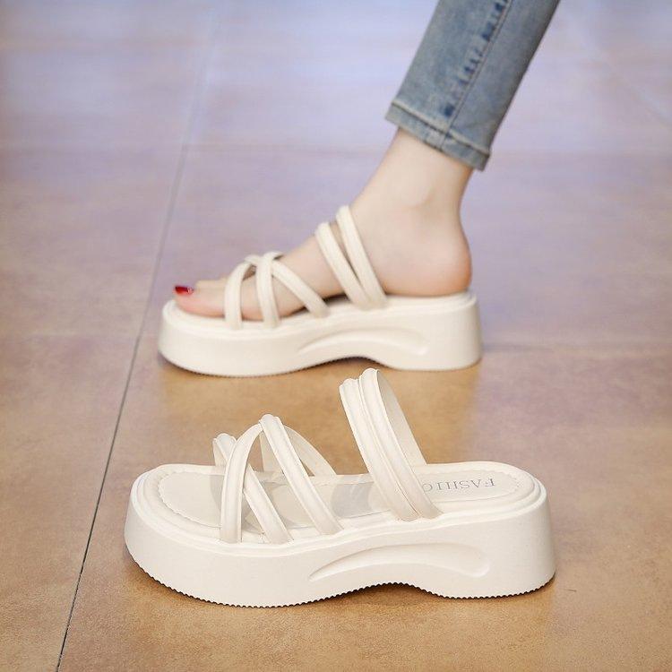Thick-soled heightening outer wear casual beach slippers women's summer 2025 new two-wear sandals one-word sandals versatile explosion