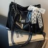 Torba crossbody w stylu koreańskim dla kobiet, wszechstronna torba pod ramię, nowa prosta torba na ramię do dojazdów do pracy na 2025 rok, torba tote o dużej pojemności