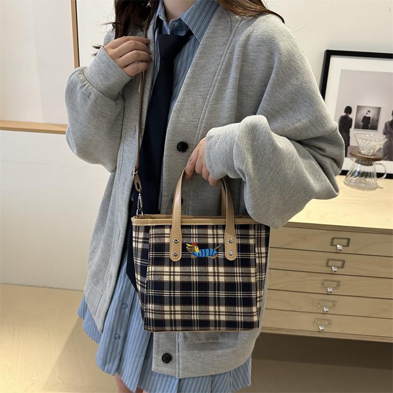 Stylish Cartoon Fashion Bucket Bag For Women With Trendy Patterns And Soft Canvas Material