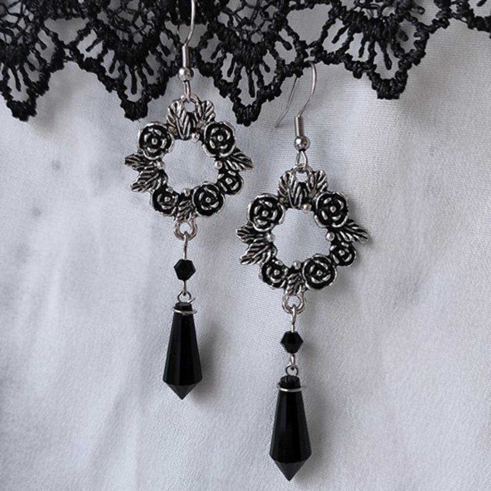 Gothic Victoria Silver Color Rose Garland Teardrop-shaped Black Crystal Pendant Dangle Earrings for Women Temperament Jewelry