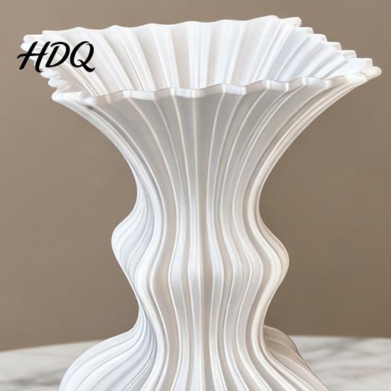 Modern Flower Vase for Balcony Vintage Hydroponic Vase 3D Printed Vertical Ridged Curvy Minimalist Creative Planter Garden Sculptural Tabletop Decor