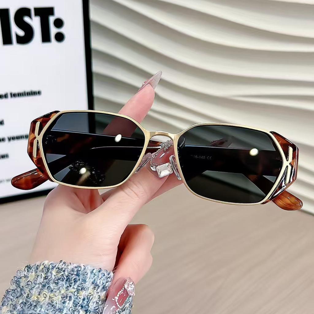 New Fashion Women Sun Glasses Rectangle Shape Uv400 Protection Women Sunglasses Holiday Travelling Men Sun Glass