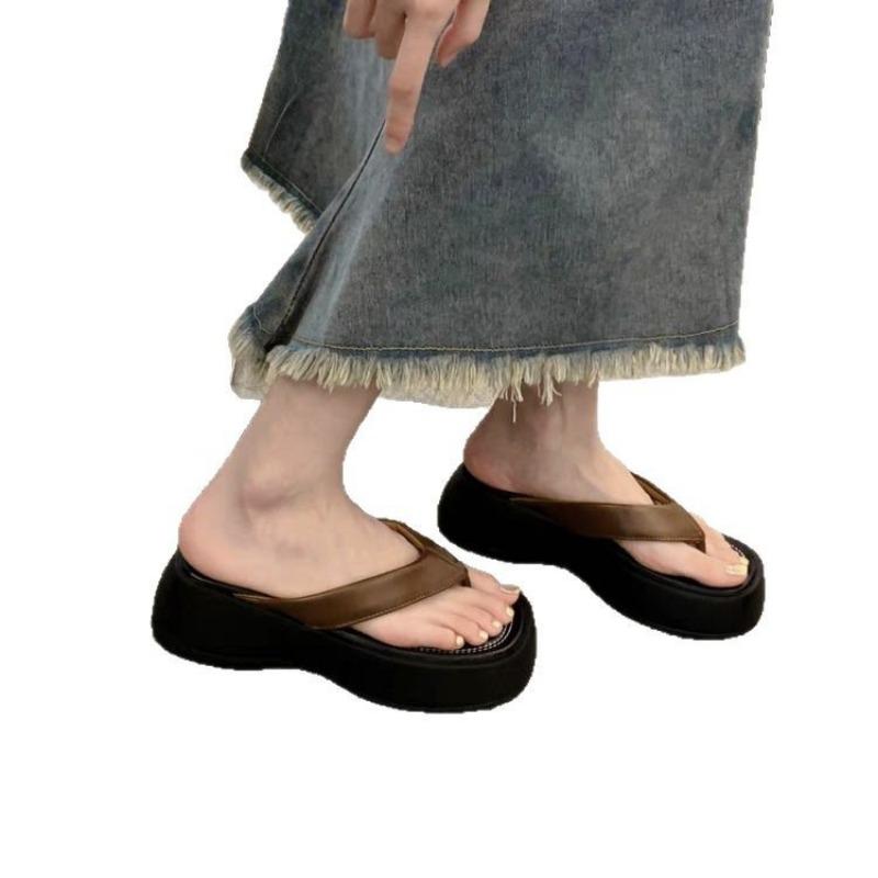 New Casual Beach Flip-flops for Women with Thick-soled Herringbone Shoes