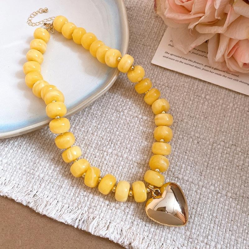 Elegant Summer Acrylic Beaded Necklace: Fashionable Round Clavicle Chain Jewelry