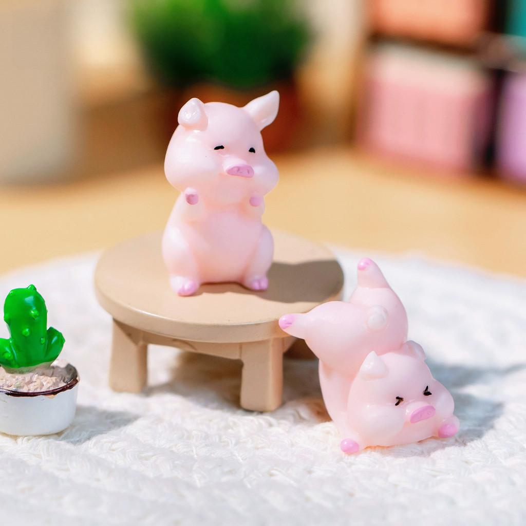Adorable Miniature Cartoon Pig Figurines Resin Desktop Car Decoration Ornament