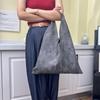 Retro Distressed Large Capacity Women's Shoulder Bag - 2026 Commuter Wasteland Style Tote
