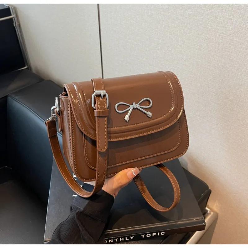 Popular Bag Women's Fashion Trend Versatile Women's Shoulder Bag Niche Design Super Fire High-end Small Square Bag