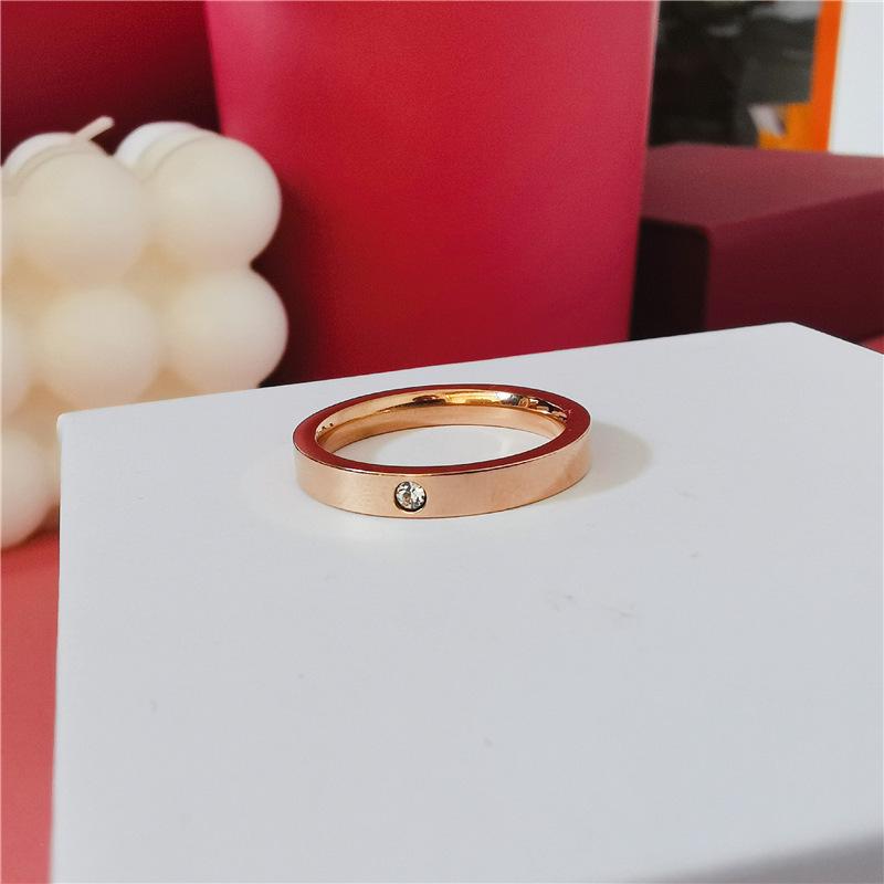 Einzelner Diamant Vergoldeter Titanstahlring für Damen, Koreanischer Stil Einfacher Modeschmuck