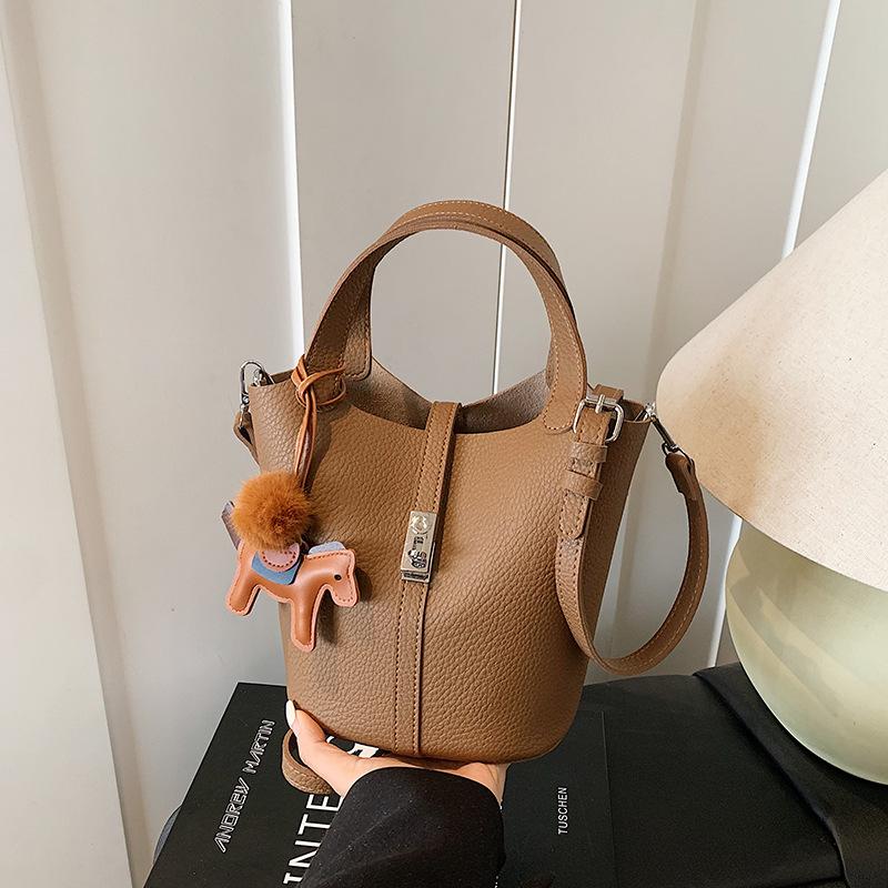 Vintage Maillard Small Bag 2025 New Casual Versatile Women's Messenger Bag Exquisite Hand-held Mother Bucket Bag