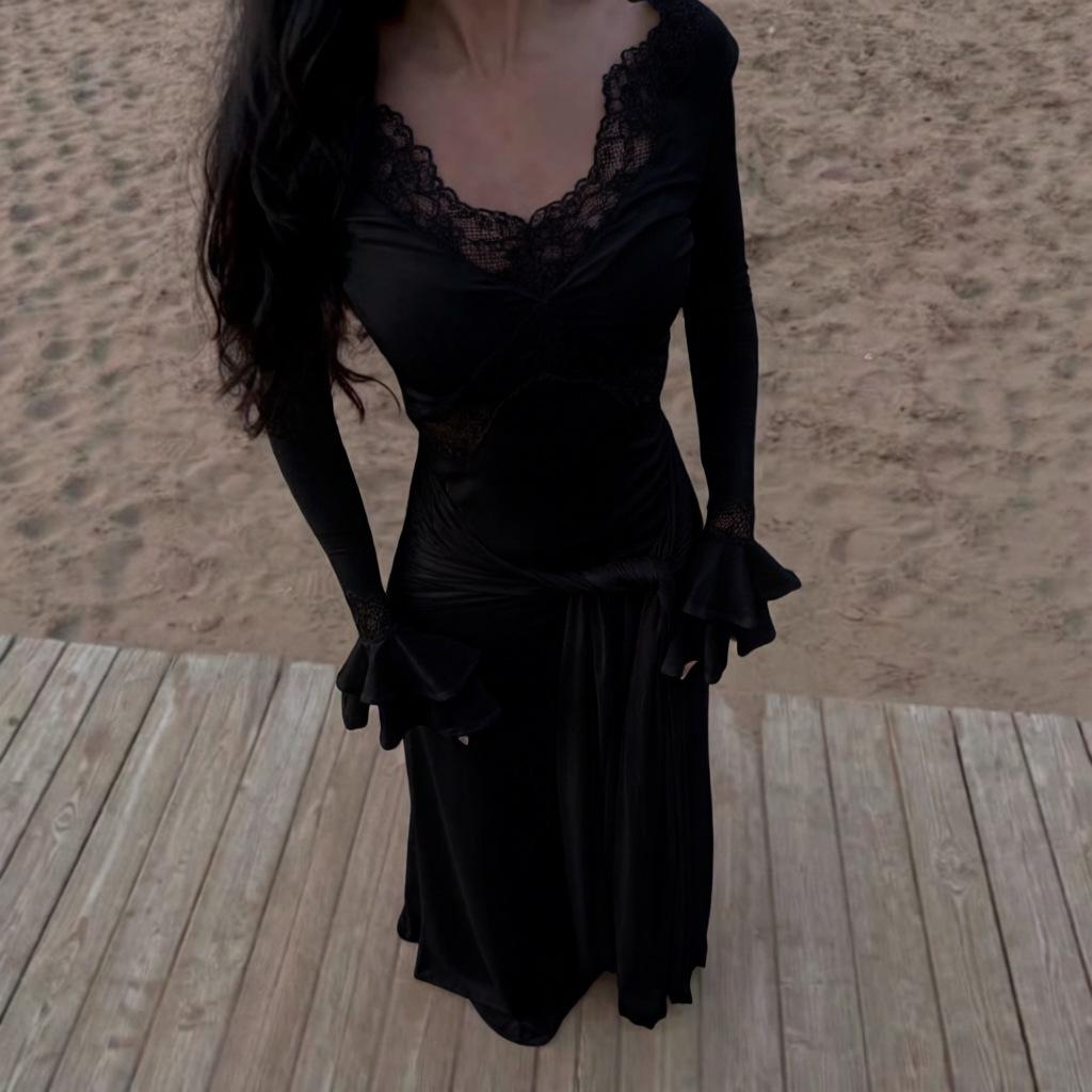 2026 Spring Elegant Slim Fit Women's Long Dress with Sexy Lace Patchwork and European-American Design