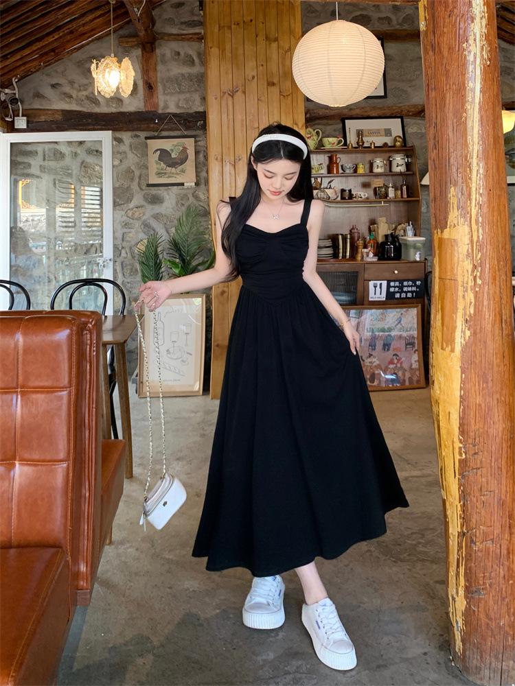 Plus Size Women's Black Spaghetti Strap Sleeveless Summer 2024 French Retro Waist-Hugging Mid-Length Dress