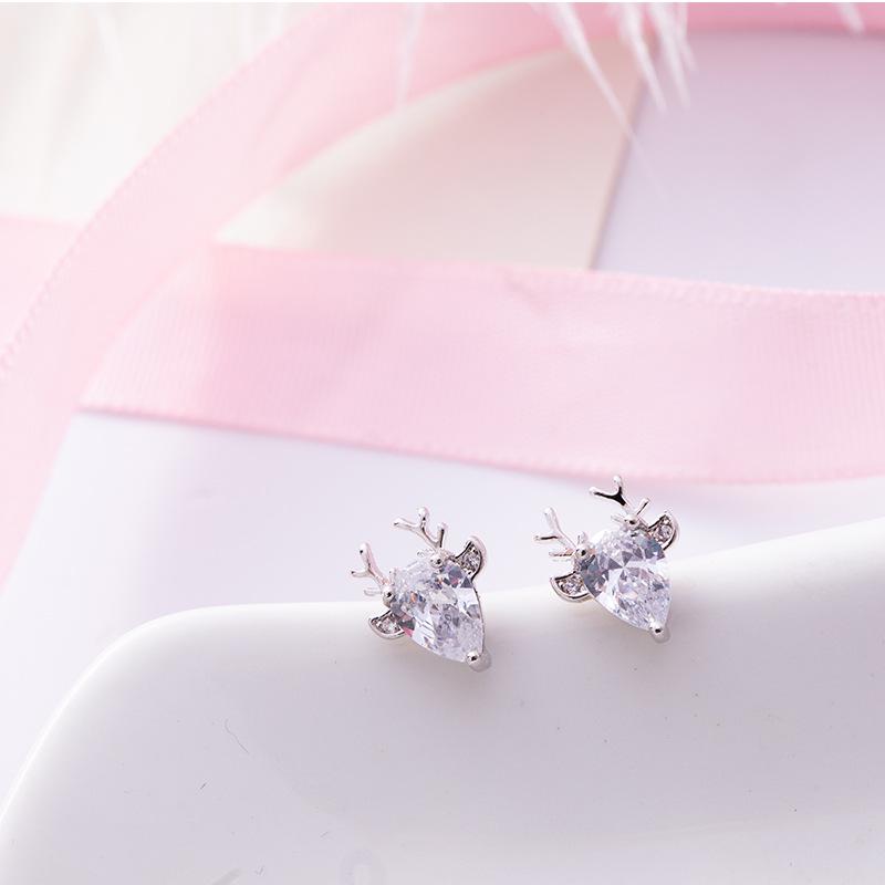 

S925 Silver Korean-Style Simple Diamond Elk Zircon Earrings for Women белый