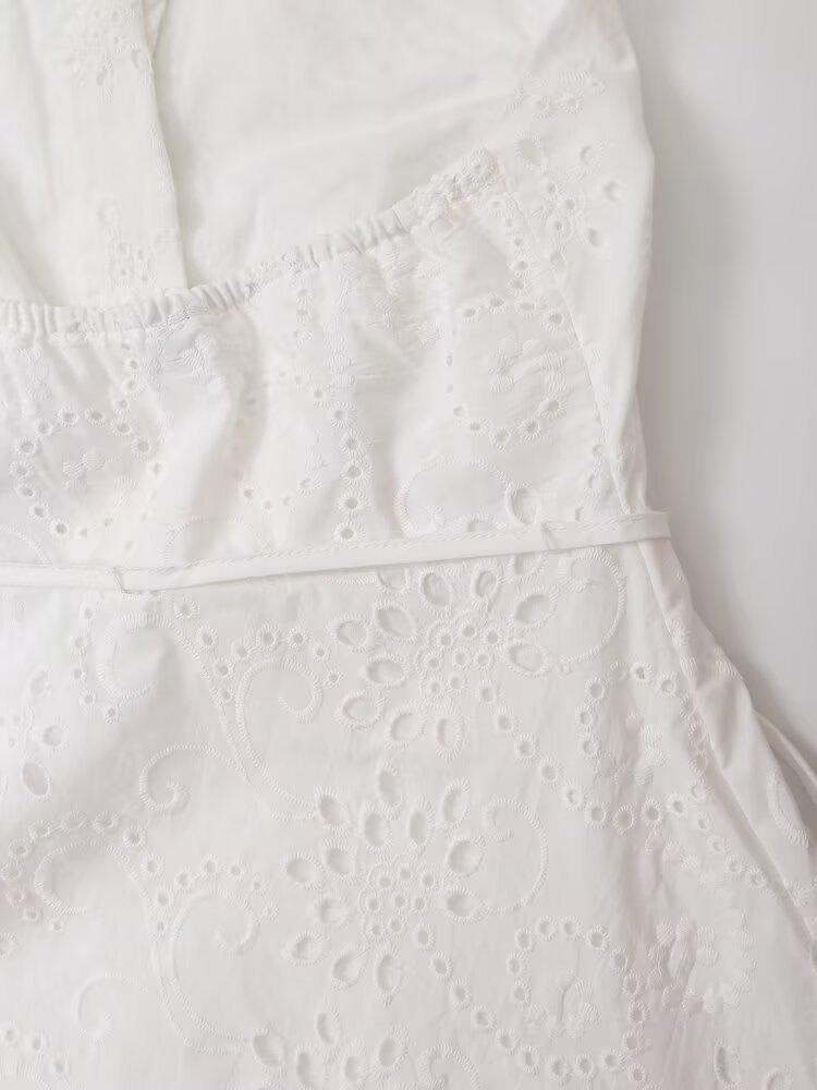 Chic Hollow Embroidery Halter Neck Backless Dress