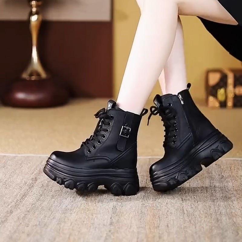 Retro British style platform Martin boots women's 2025 winter new small man height and thinness versatile locomotive short boots