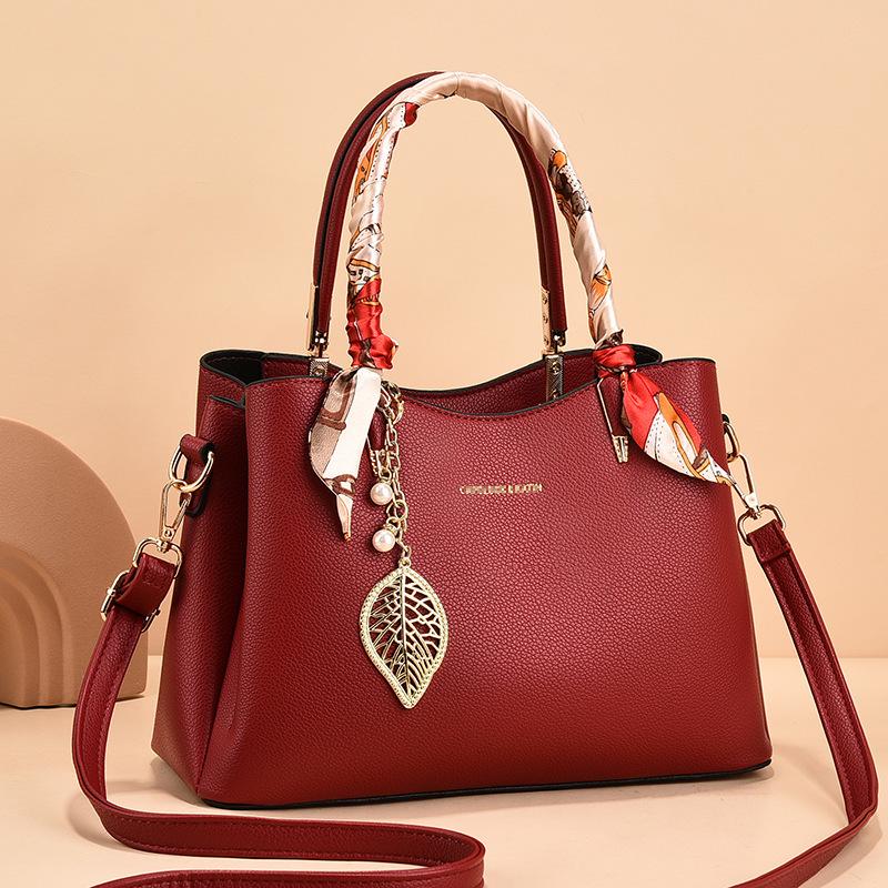2025 Fashionable Red Women's Bridal Handbag - Large Capacity Single Shoulder Crossbody Bag