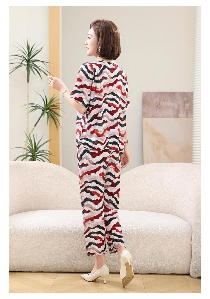 Plus Size Women's Summer Cotton Pajama Set - Short-Sleeved Homewear for Middle-Aged & Elderly