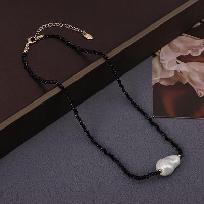 Baroque-Style Black Pearl Necklace: Elegant White Fashion Accessory