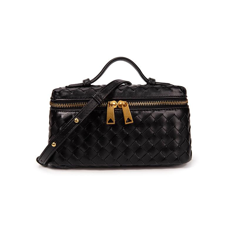 Handmade Woven Crossbody Tote - Stylish Single Shoulder Bag with Niche Design, Perfect for Practical Use.