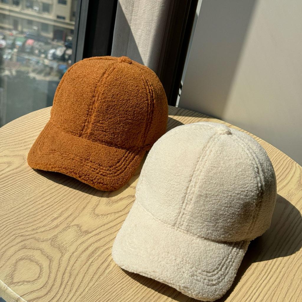 Korean-style simple and versatile wide-brimmed lamb wool baseball cap for women, new winter warm large-head circumference duckbill hat for men