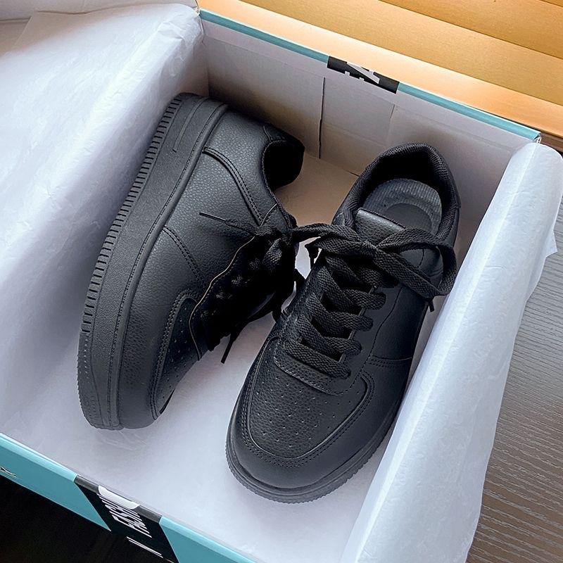 

Маленькие белые туфли женские осень 2025 новые легкие и дышащие повседневные универсальные спортивные туфли студенческие туфли на мягкой подошве 44 чёрный