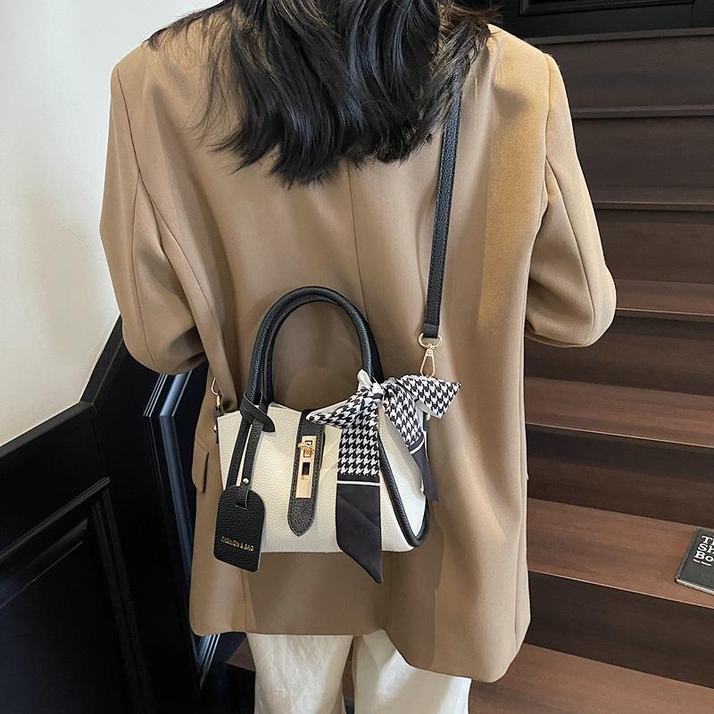 Niche Design Crossbody Bucket Bag Trendy Summer New Simple Shoulder Commuter Bag Versatile Women's Bag