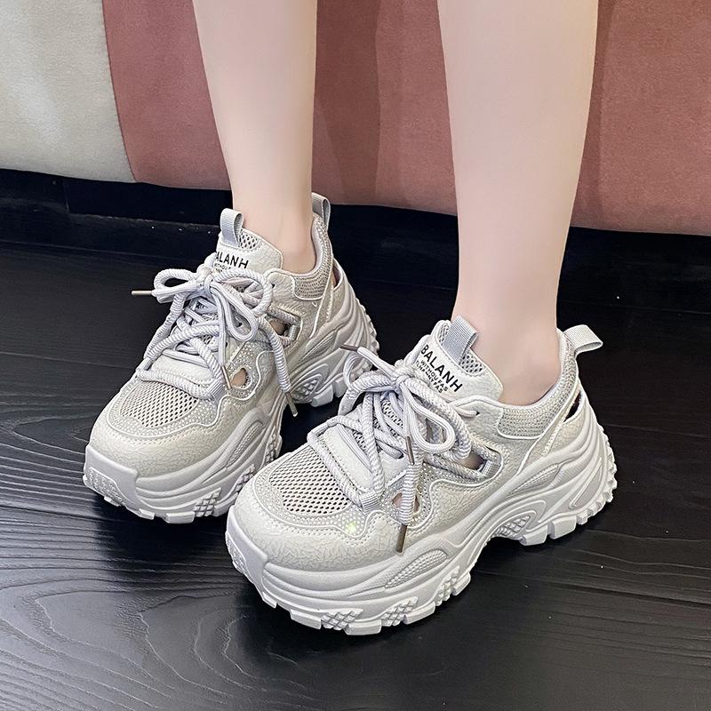2025 summer new fashion casual shoes versatile dad shoes women's shoes trendy and lightweight thick-soled single-net through-net sports shoes