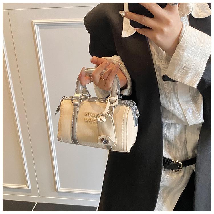 

Premium pillow bag women s 2025 spring new retro simple casual shoulder bag trendy versatile women s bag бежевий