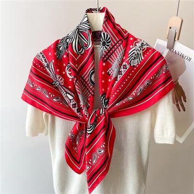 Accessoires – Schals & Tücher