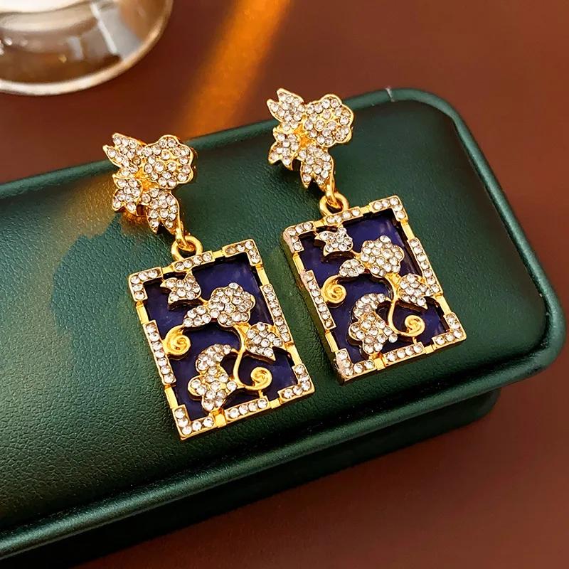 Vintage Inlaid Rhinestone Square Earrings for Women 2025 Fashion Flower Drop Earring High-end Retro Luxury Designer Zircon