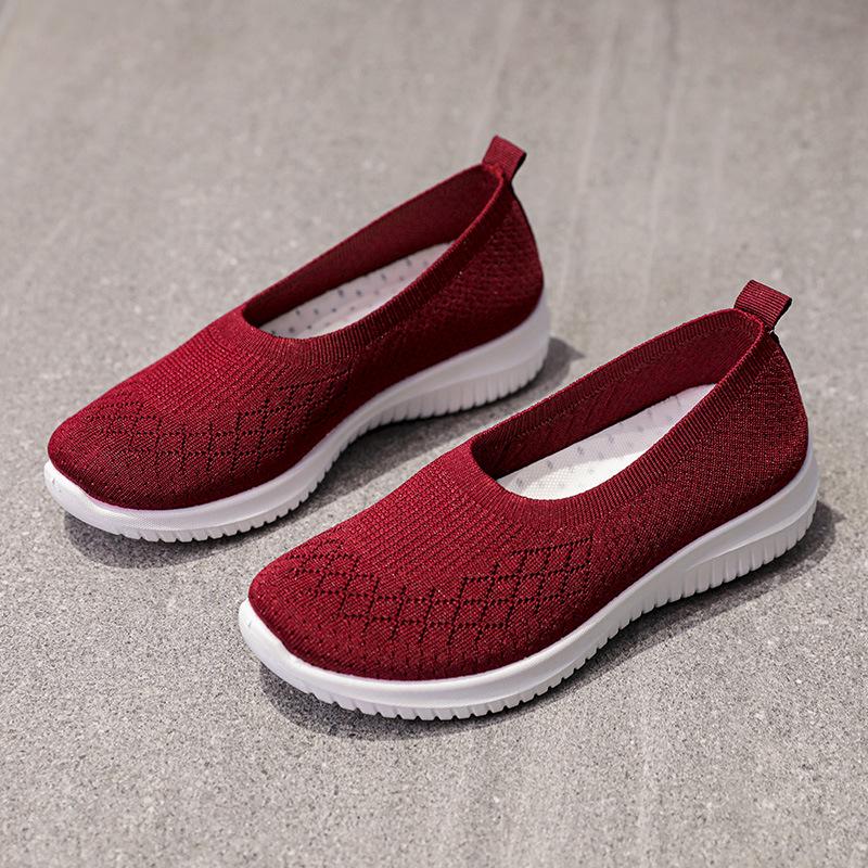 Breathable Women's Slip-On Cloth Shoes for Middle-Aged and Elderly - Large Size, Shallow Opening