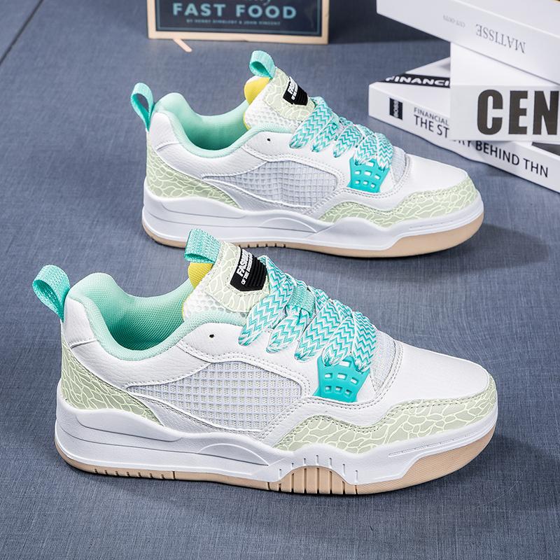 Men's Casual Flat Bottomed Sports Shoes with Dual Color Lace Up Fashion Student Sports Shoes, Men's Vulcanized Versatile Outdoor