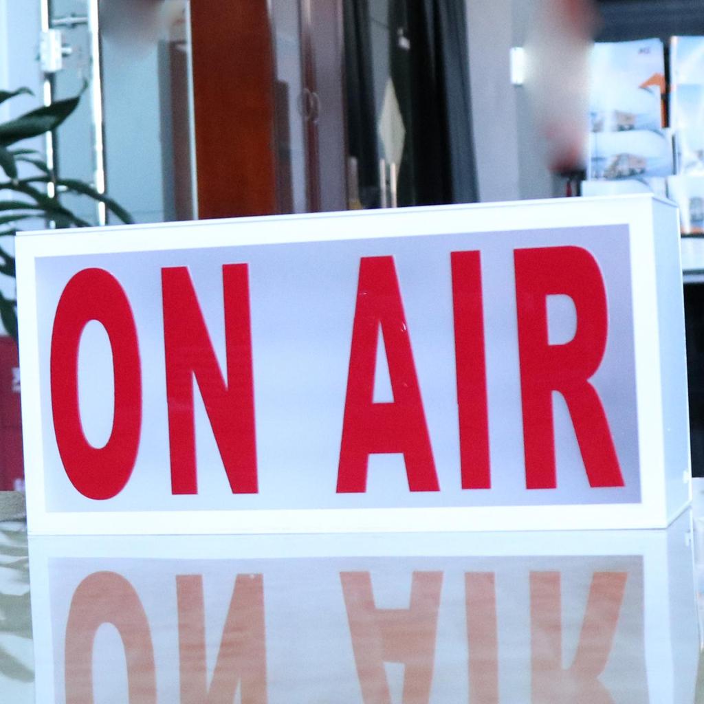 Boîte à lumière de signalisation d'enregistrement LED éclairée Panneaux Néon On Air pour Bar Pub Cinéma