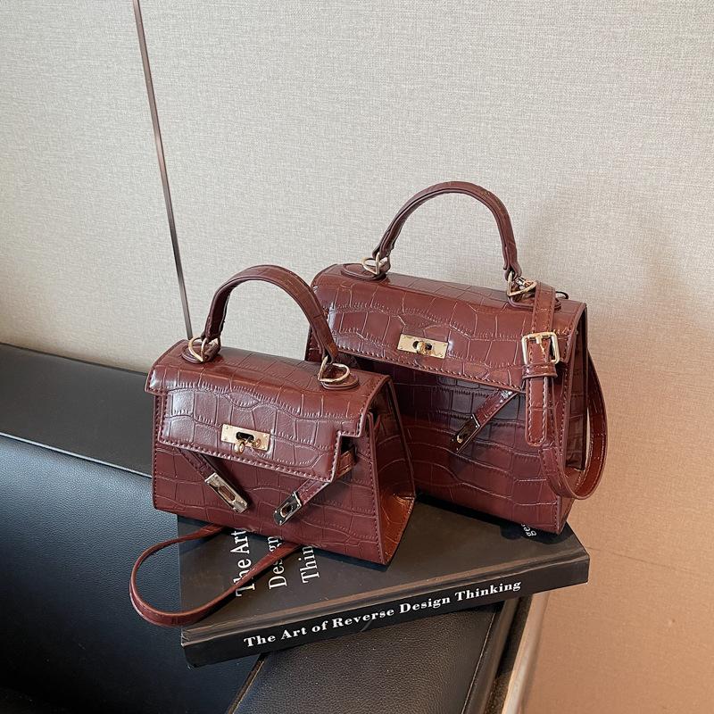 

Сумка женская новая модная на плечо кроссбоди large темно-коричневого