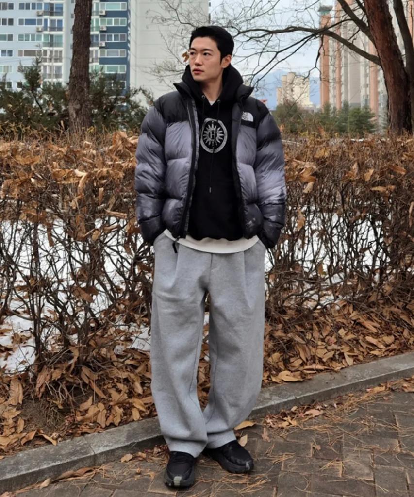 AOTT Semi-Wide Balloon Fit Sweatpants 6 Colors (Type A)