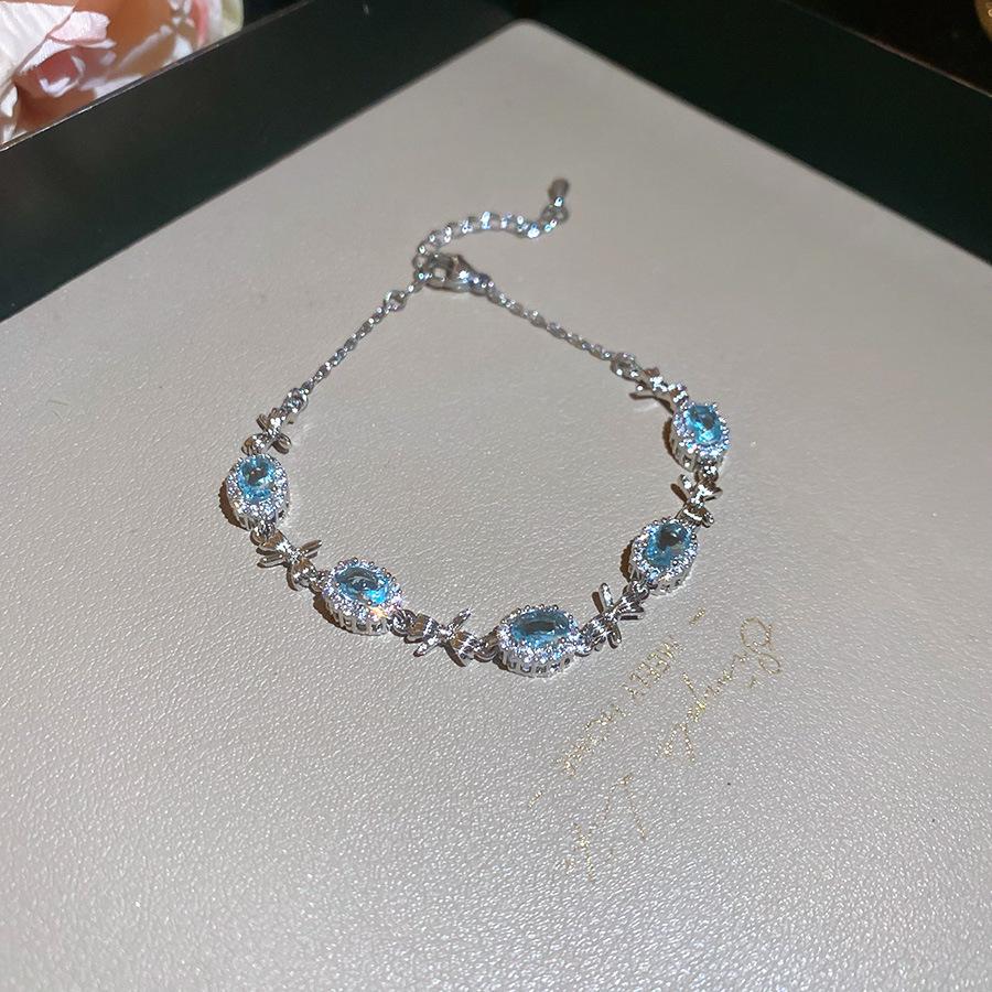 High-End Zircon Floral Heart Bracelet - Luxurious Sparkle for Women