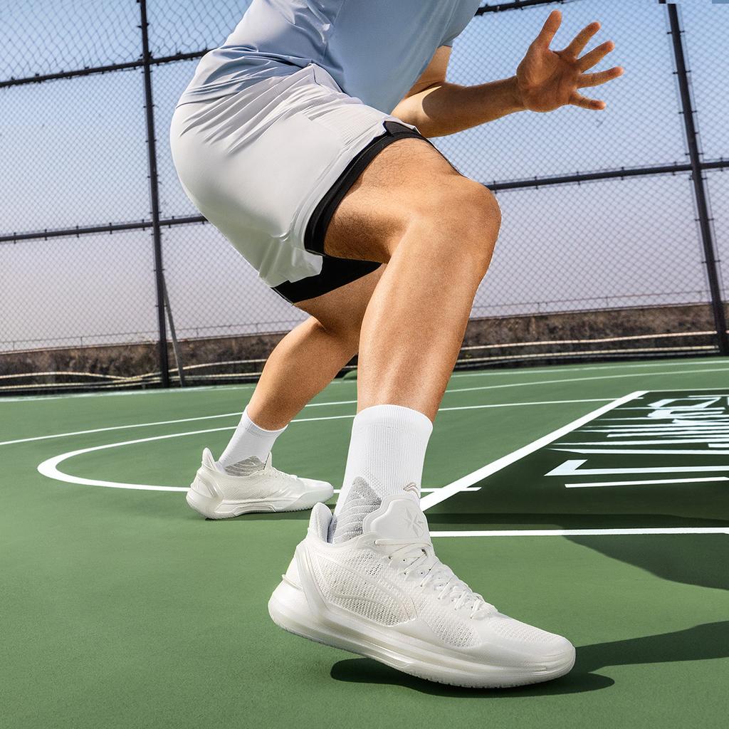 Li Ning Blade 4 V2 Cushioning Slip Resistant Support Lightweight Rebound Low Top Basketball Shoes Men's White ABAU037-7