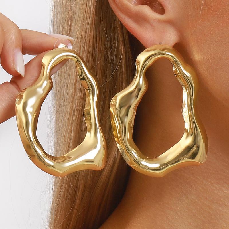 Vintage Metal Smooth Oval Irregular Stud Earrings for Women Fashion Gold Color Hollow Geometric Chic Earrings Design Jewelry