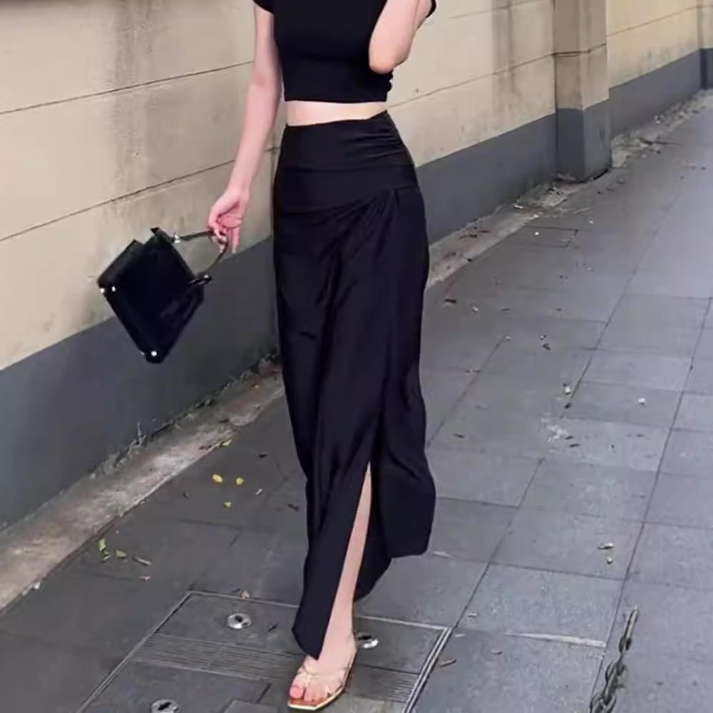 Women's Summer 2025 High Waist Black Midi Skirt with Hip-Hiding Drapey A-Line Design and Side Slit, Slimming Korean Style.