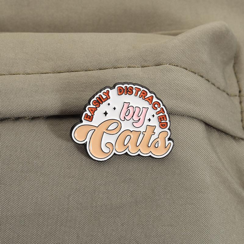 Toe Beans Appreciation Enamel Pins Distracted By Cats Paw Brooches Badges Cute Cartoon Animal Jewelry Gift for Pet Friends