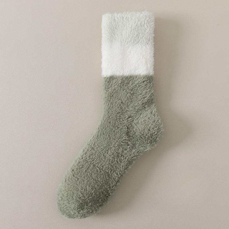 Winter and Autumn Thickened Fleece Thickened Coral Fleece Mid-calf Socks, Warm and Fashionable Couple-style Striped Multi-color Socks